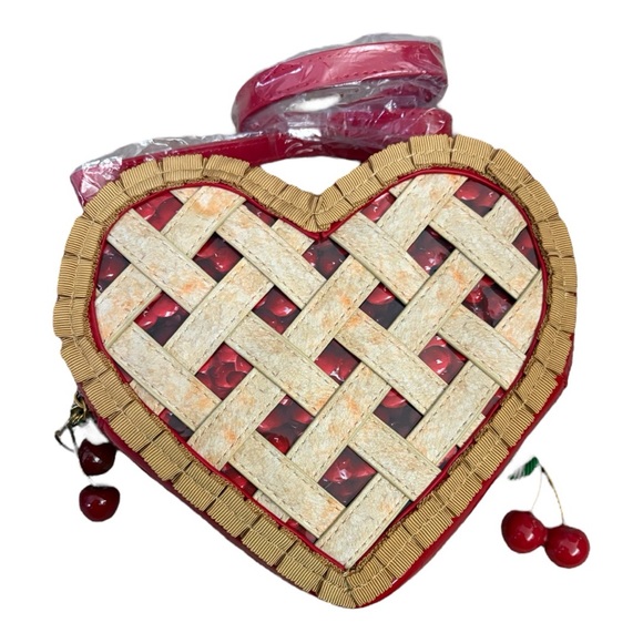 🍒NEW!🍒 Betsey Johnson Cherry Pie Crossbody Bag - Picture 2 of 6